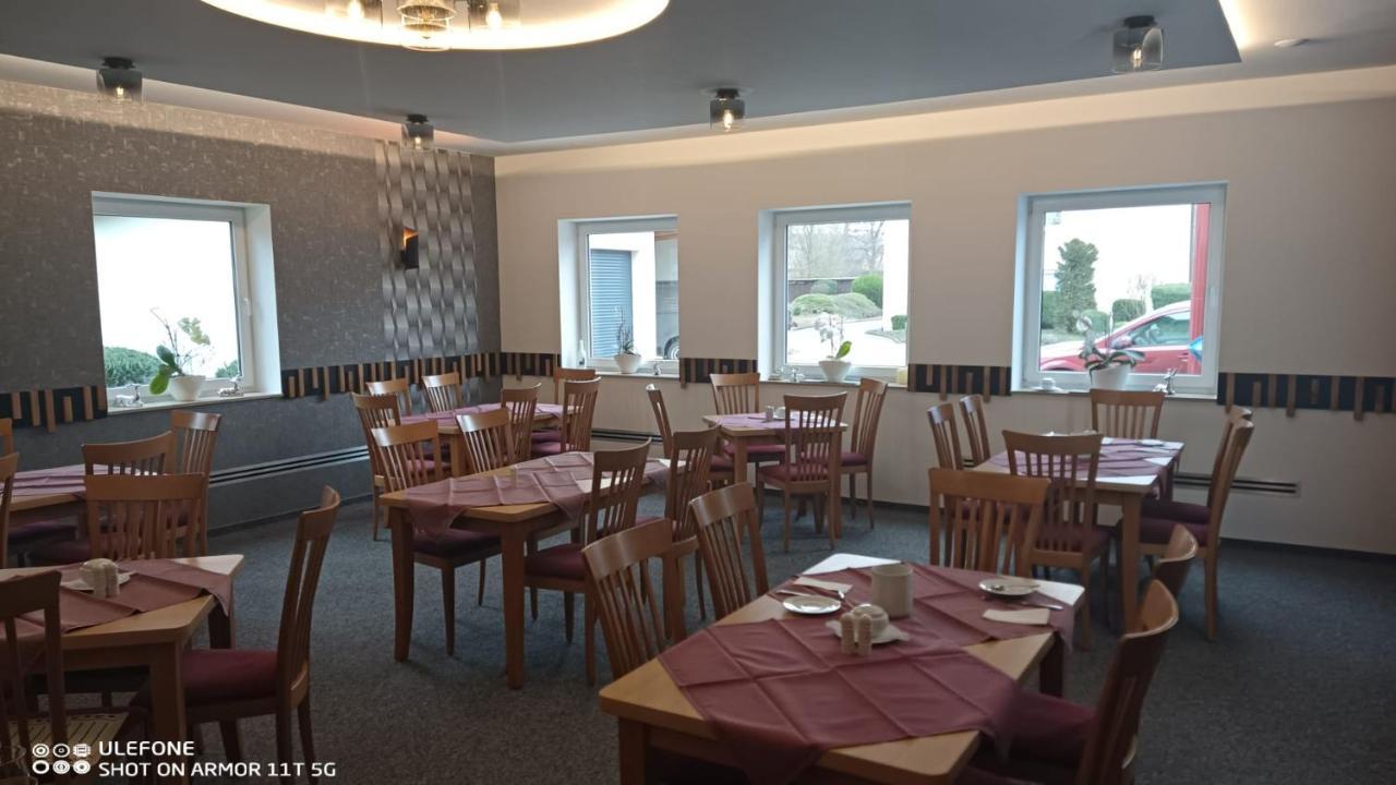 Hotel & Restaurant Zum Hirsch Romhild Exterior photo